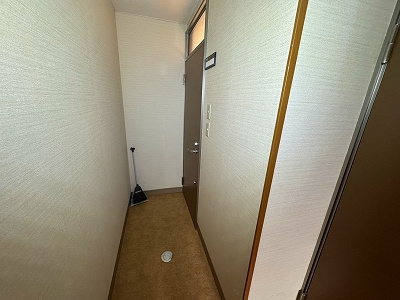 ルボーヌ東中野の玄関