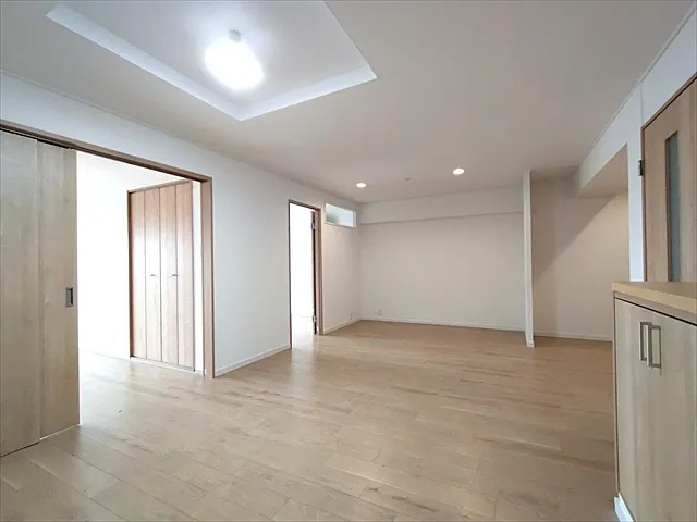東芦屋ハイツの居間・リビング