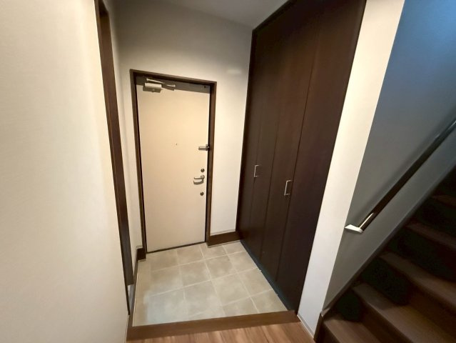 プレジール向丘の玄関