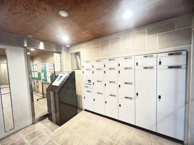 【設備】 | ファミール岸和田プレジオ | 宅配ボックスがあるので、不在時でも荷物が受け取れて便利ですね！