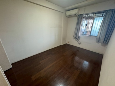 【洋室】 | ファミール岸和田プレジオ | サンディまで徒歩１１分！コープまで徒歩１５分！毎日のお買い物に便利ですね♪