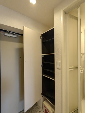 エルファーロ駒沢公園Ⅱ　新築　ペット相談　敷金礼金0　セキュリティ完備の玄関