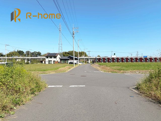 稲敷郡阿見町アウトレット南第2　新築戸建て　2号棟の前面道路含む現地写真|『今から見たい！』大歓迎です♪
お気軽にＲ－ｈomeまでお問い合わせください。