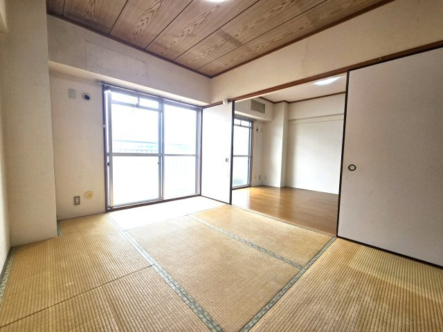 エバーライフ南大橋の和室