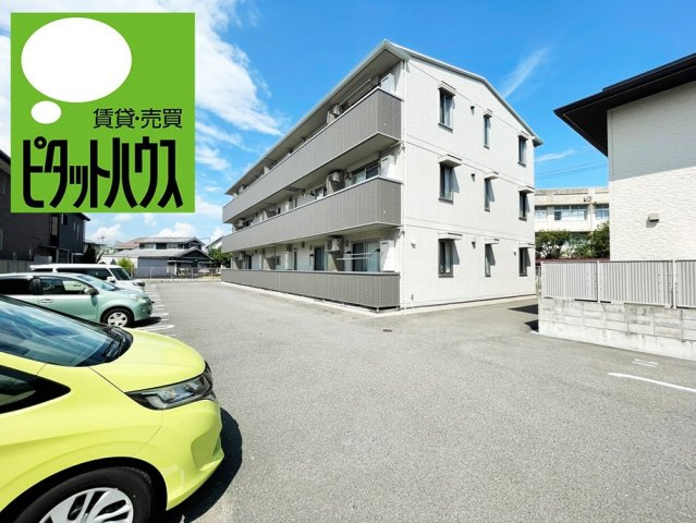 ハコマルシェの外観