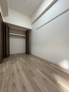 ディームス江坂の洋室|個人の部屋や寝室として使える洋室です