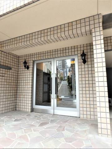 フェニックス西新宿壱番館のエントランス|毎日通るエントランスはこのようになっています