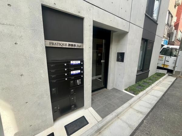 プラティーク神楽坂ｄｕａｌのエントランス