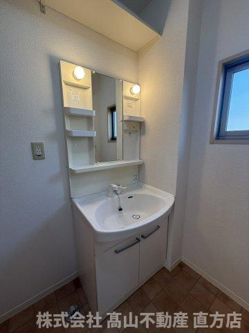 直方市大字上頓野のアパートの収納