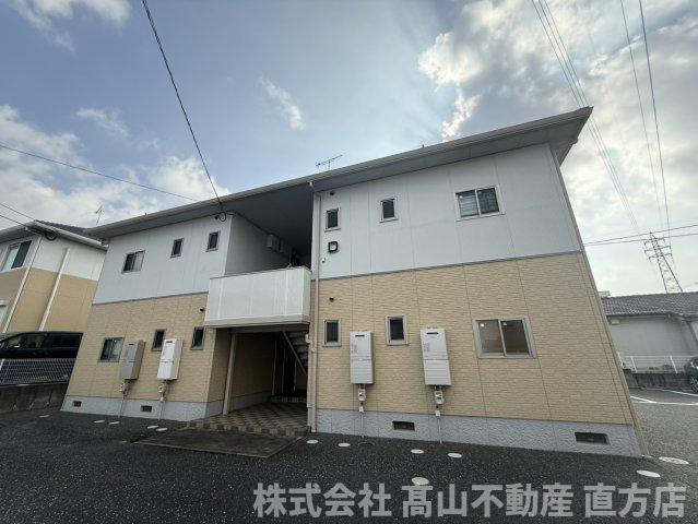 直方市大字上頓野のアパートの外観