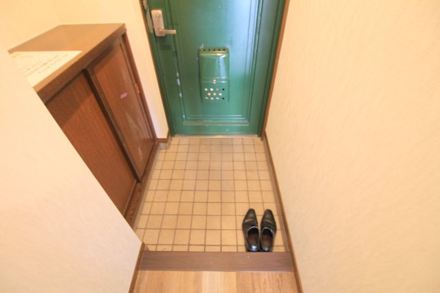 藤ノ木ハイツの玄関|※同建物の類似写真になります。