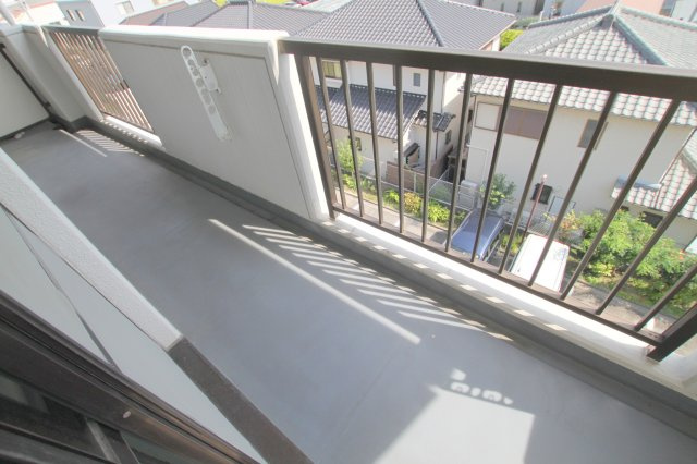 藤ノ木ハイツのバルコニー|※同建物の類似写真になります。