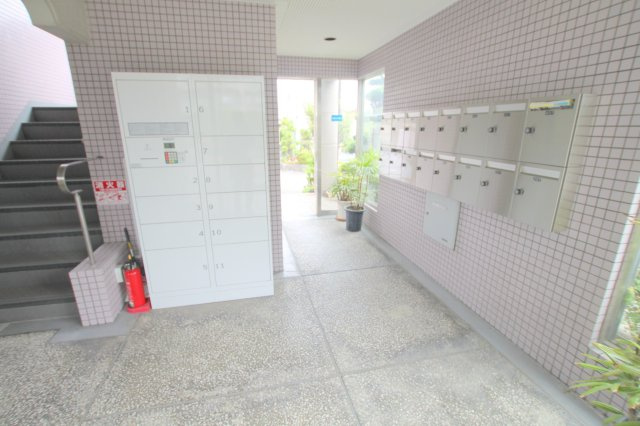 藤ノ木ハイツのエントランス