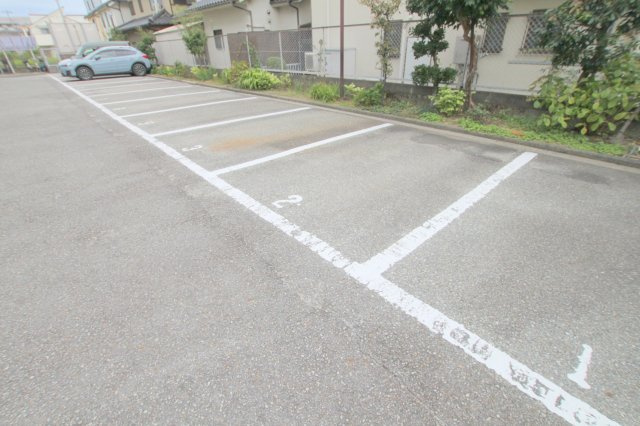 藤ノ木ハイツの駐車場