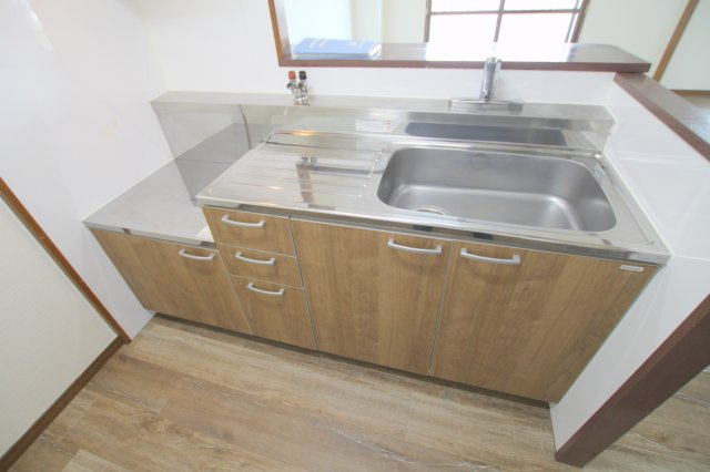 藤ノ木ハイツのキッチン|※同建物の類似写真になります。