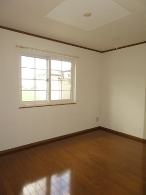 【内装】 | ソレアード | 内装は落ち着いています