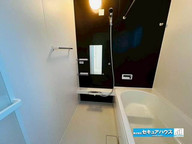 刈谷市野田町1期 全2棟 のトイレ|事前予約にて現地ご見学いただけます！お気軽にお問い合わせください♪
■株式会社　セキュアハウス■
住宅ローンに強く、知識、経験豊富なスタッフ在籍
お客様に寄り添い、ご成約後もサポート致します。