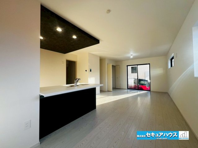 刈谷市野田町1期 全2棟 の収納|事前予約にて現地ご見学いただけます！お気軽にお問い合わせください♪
■株式会社　セキュアハウス■
住宅ローンに強く、知識、経験豊富なスタッフ在籍
お客様に寄り添い、ご成約後もサポート致します。