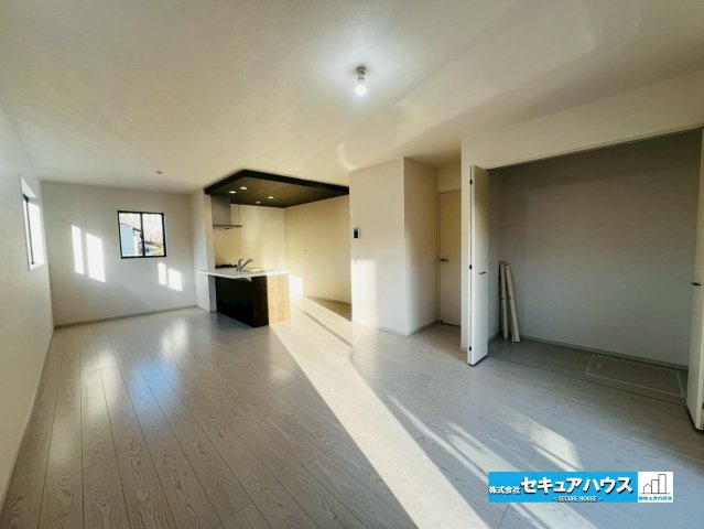 刈谷市野田町1期 全2棟 のキッチン|事前予約にて現地ご見学いただけます！お気軽にお問い合わせください♪
■株式会社　セキュアハウス■
住宅ローンに強く、知識、経験豊富なスタッフ在籍
お客様に寄り添い、ご成約後もサポート致します。