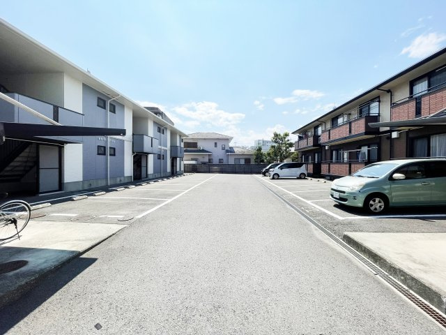 セジュール長尾FXの駐車場