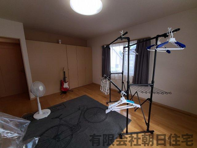 【洋室】 | 東出雲町揖屋中古戸建 | 広々とした洋室です