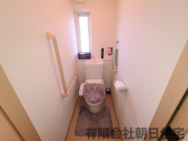 【トイレ】 | 東出雲町揖屋中古戸建 | ゆったりとした空間の２Fトイレです