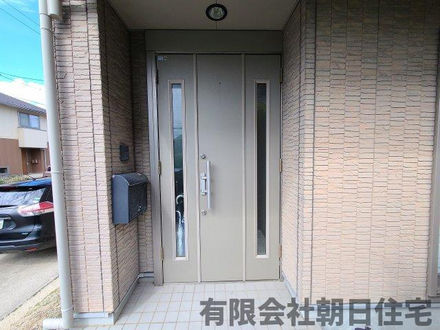 【玄関】 | 東出雲町揖屋中古戸建 | 落ち着いた玄関です