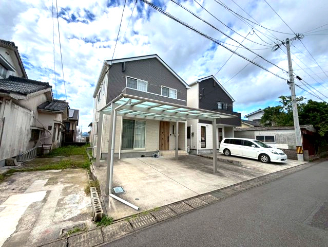 玉里団地2丁目　中古戸建ての外観|東南向きで陽当たり良好！