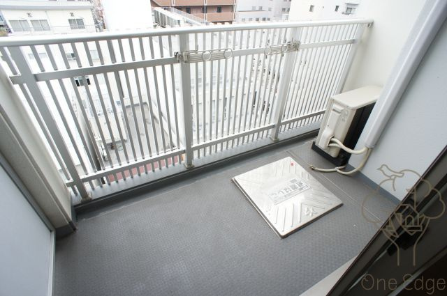 レジュールアッシュ西天満のバルコニー
