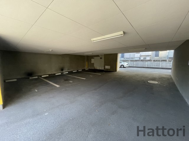 パルティール南が丘の駐車場