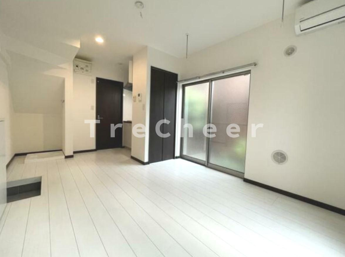 アヴニール泉の居間・リビング