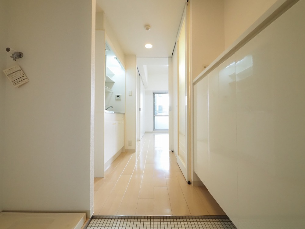 大阪市中央区釣鐘町２丁目の賃貸マンションの玄関