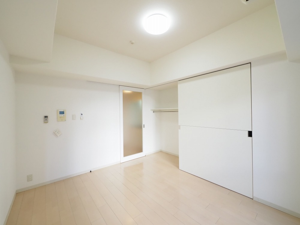 大阪市中央区釣鐘町２丁目の賃貸マンションの居間・リビング