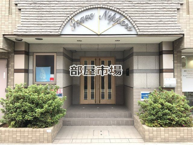 ソアーヴェ日暮里のエントランス