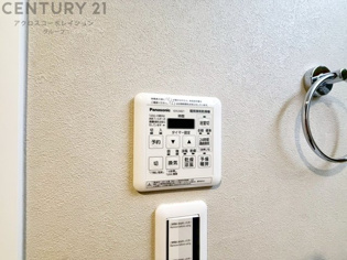 暖房機能があるため、冬場でも温かい浴室で入浴でき、乾燥機能があるため、水気を素早く取り除けます。また、換気機能があるため、湿気を素早く排出してカビや雑菌の発生を防ぐことができます。