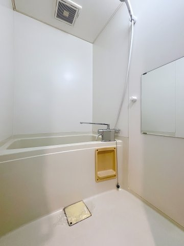 グレース都島の浴室|シンプルで使いやすい玄関です