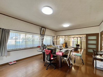 【ダイニング】 | 磐田市刑部島　平屋中古住宅 | 17.5帖のリビングダイニング