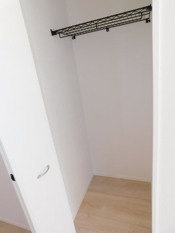 稲沢市平和町西光坊大門北の新築一戸建の収納|◇パントリー◇　　キッチン横に食材などをストック出来るパントリー併設♪　クローゼットしても使用できます。