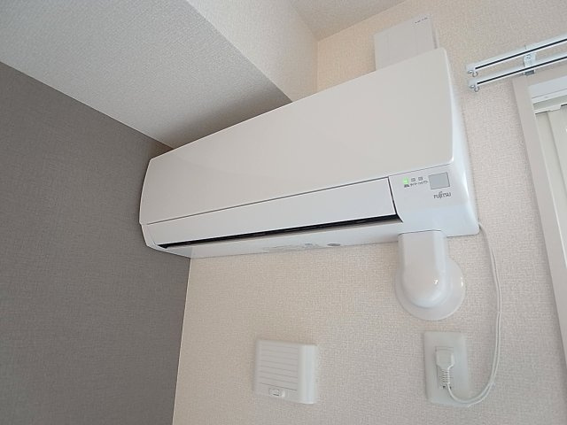 ヴィラージュ上三条の設備|オールシーズン快適なエアコン完備