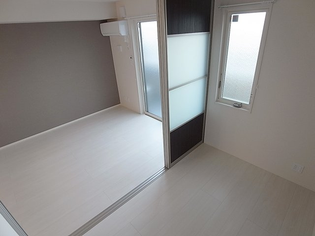 ヴィラージュ上三条の内装|子供部屋にちょうどいい洋室