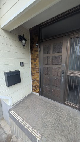 川口町ハウスのエントランス