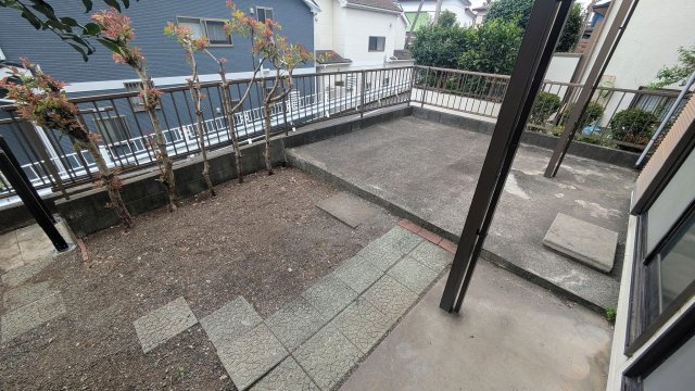 川口町ハウスの庭