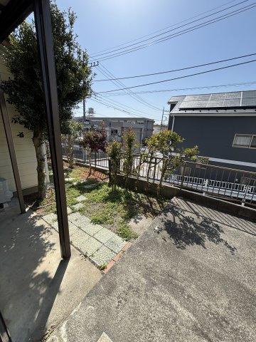 川口町ハウスの庭