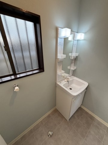 川口町ハウスの独立洗面台