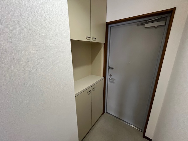 レジデンス赤阪の玄関