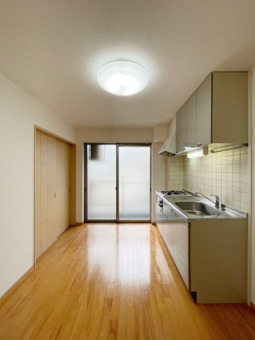 オーパス西新の居間・リビング