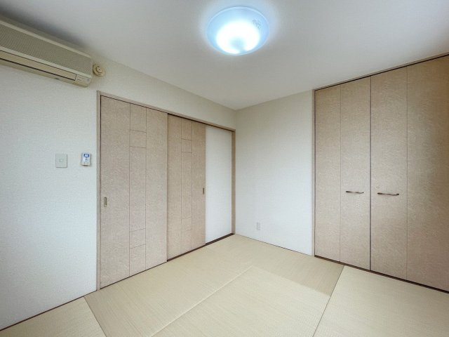 オーパス西新の和室