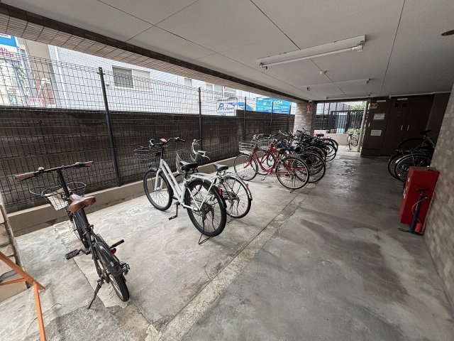 【駐輪場】 | ライオンズマンション高円寺第2 | 駐輪場は敷地内で盗難対策にも優れております♪