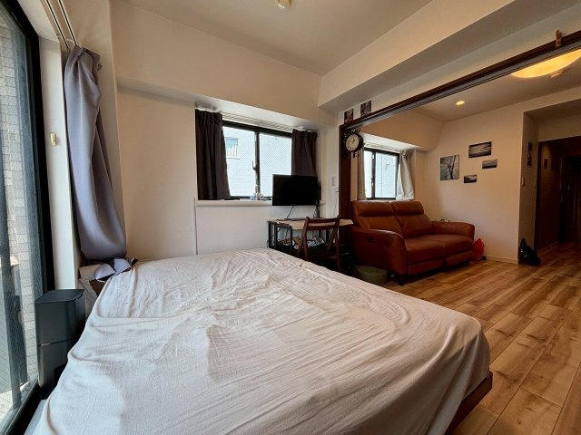 【洋室】 | ライオンズマンション高円寺第2 | 角部屋2面彩光で開放感のある居室は5.5畳の南向き♪