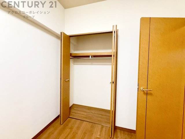 子供部屋…創造性や成長を促す遊びの空間を提供。学習や趣味に集中できる環境を整えます。個別のプライベートスペースは自己表現と自立心を育み、心地よい睡眠環境を整えリラックスできる場所を提供。